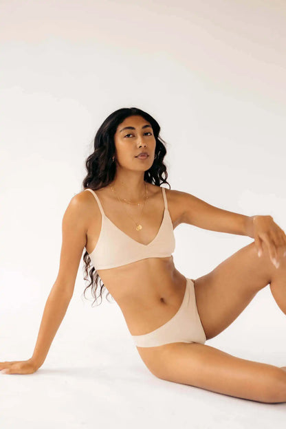 Seamless Low-Mid Rise Thong